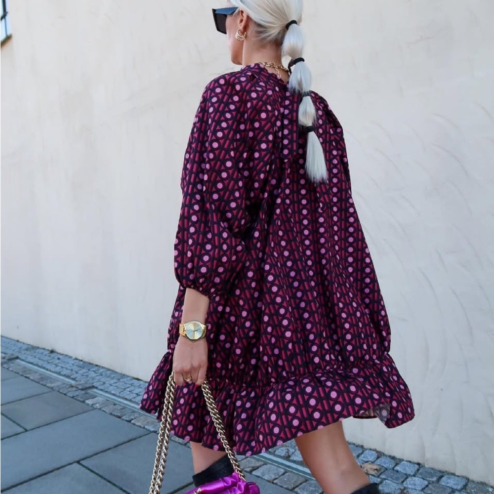 Host & Var Crisp Cotton Dress - Picture 4 of 16